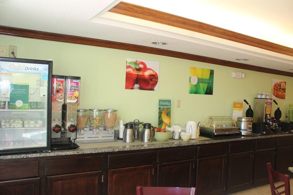 Quality & Clayton, Nm Hotel 2*
